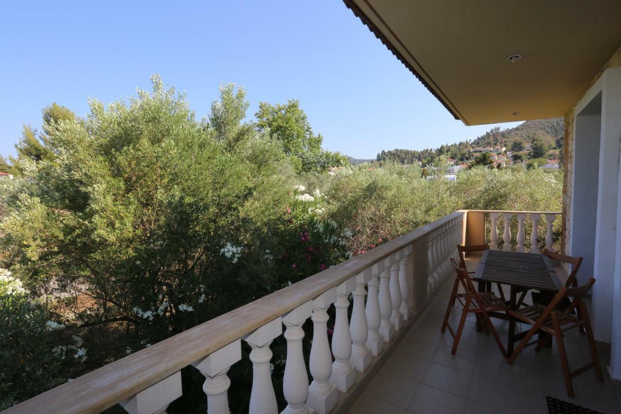 Villa Argo 3 - Beachfront, Big Gardens, Location! Пефкохори Экстерьер фото