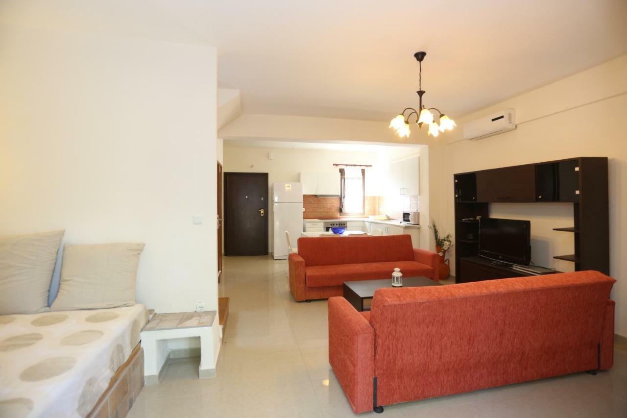 Villa Argo 3 - Beachfront, Big Gardens, Location! Пефкохори Экстерьер фото